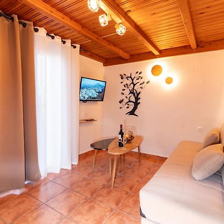 Villa Sertis Santorini イメロヴィグリ エクステリア 写真